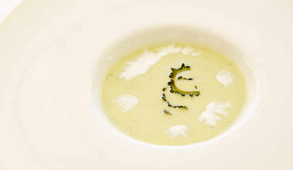 ・＜コース料理一例＞沖縄の食材を使った季節の野菜スープ