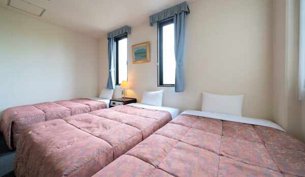 本館トリプルルーム②