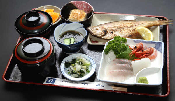 ★旬の魚介を味わう昼食