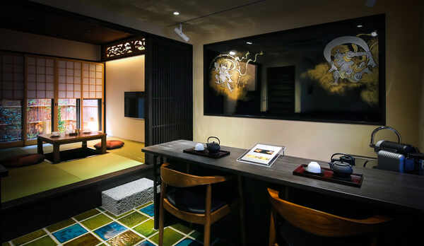 西館　エントランス