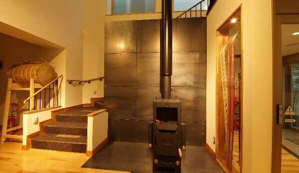 エコに燃える薪ストーブ