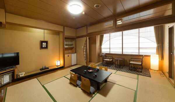 【和室】ご人数に合わせた広さのお部屋をご用意しております。