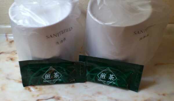 マグカップ(湯呑)、お茶（フロントサービス）