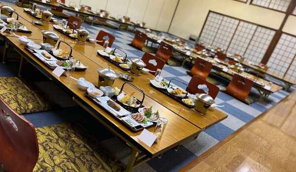 朝食、夕食会場