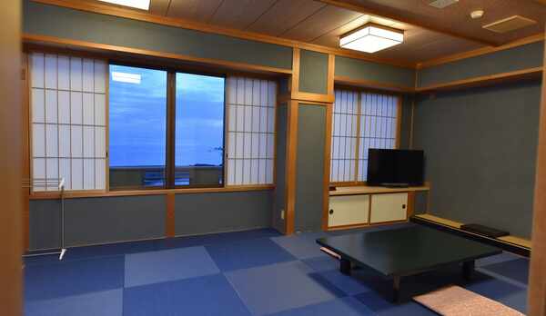 ４階海側１４畳