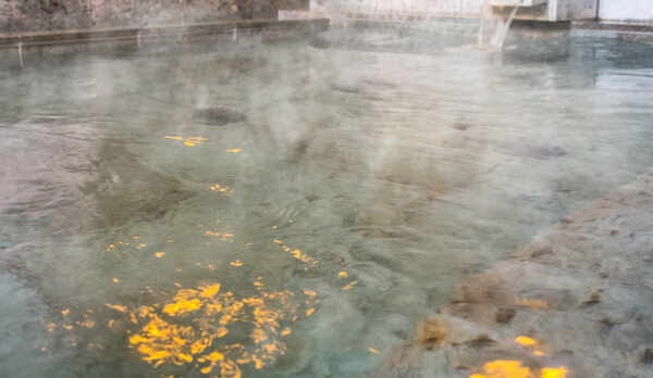 天然温泉、御所の湯で是非癒されて下さい