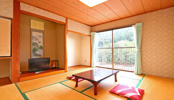 10畳和室◆全室お部屋から滝が見えます。