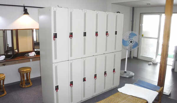 ・大浴場の脱衣所