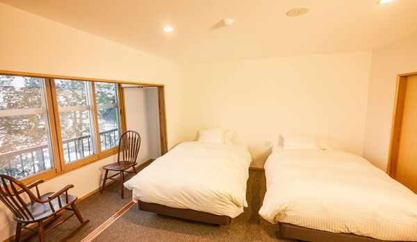 ラージツイン洋室