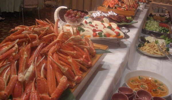 カニ食べ放題バイキング