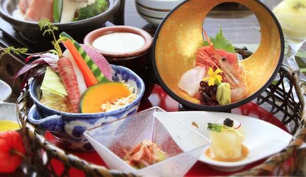 【夕食】季節の季彩籠膳