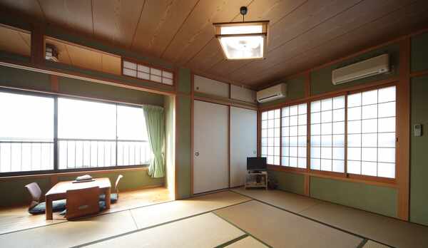 *【新館和室】お部屋はオーシャンビュー。のんびりお寛ぎいただけます。