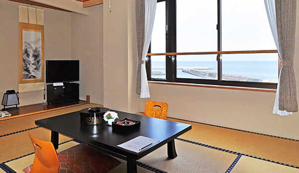 【和室】10〜12畳の和室です