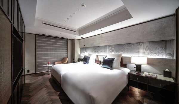 京スイート　ツイン　寝室　