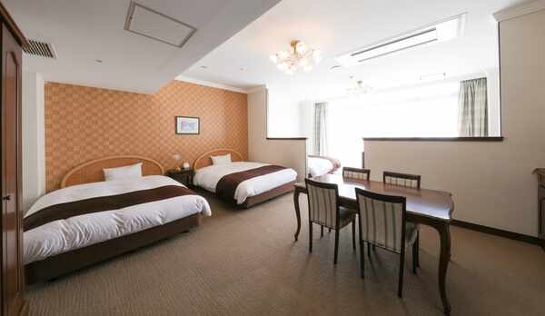 【客室一例】デラックスルーム（301号室/ご利用人数4名）