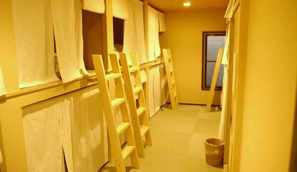 カプセル風　畳ドミトリー（男女共用）