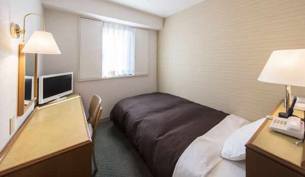 シングルルーム12㎡(セミダブルベッド120&times;200)