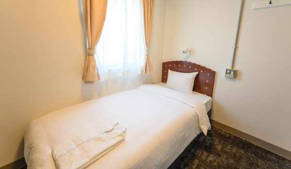 シングル／シンプルステイにおすすめのスタンダードルーム。（客室一例）