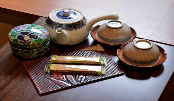 *ご到着後、まずは美味しいお茶と和菓子でホッとひと息。
