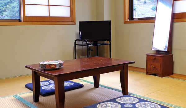*（部屋一例）畳のお部屋でごゆっくりお寛ぎください。
