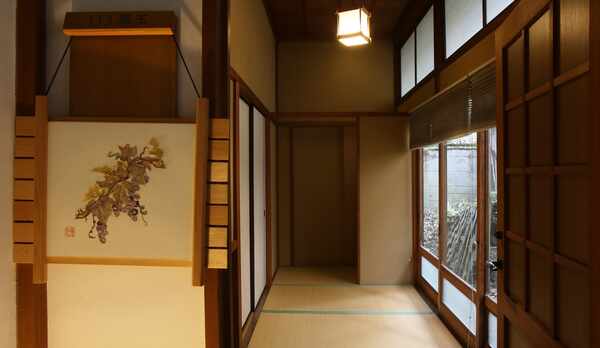 【翠玉】木曽川を望む、総檜造りの特別室。和室15畳＋次の間9畳＋広縁。