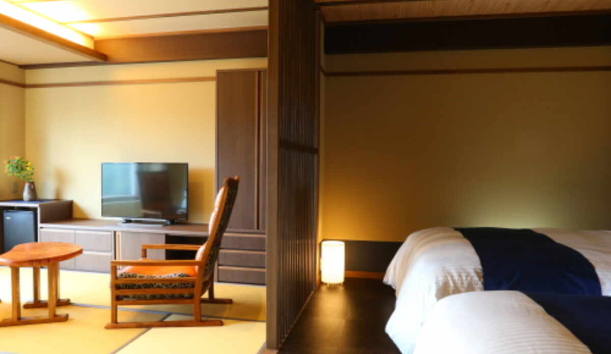 北アルプスを正面に望む眺望抜群の温泉展望風呂付和洋室【　青　峰　】