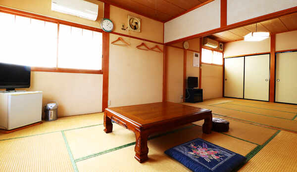 8畳+8畳和室＿家族やグループ旅行におすすめのお部屋です！