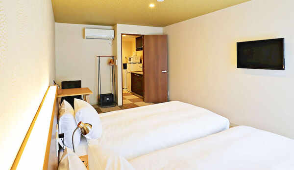 ・【スタンダードツイン一例】ダブルベッドを2台設置