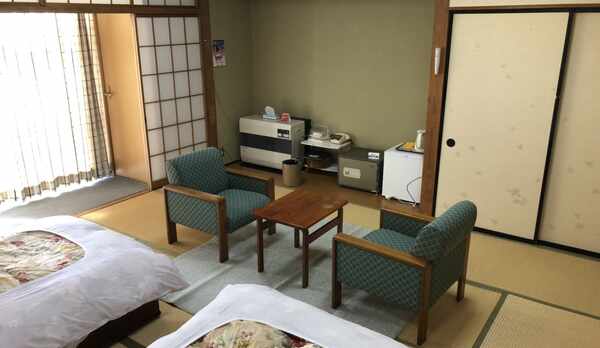 えぞりんどうの間