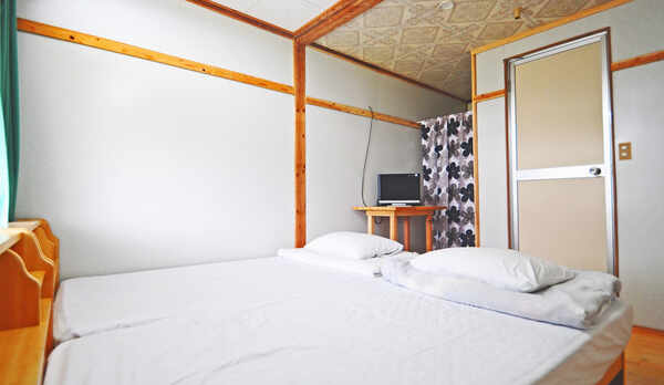 【洋室ツイン】シンプルなお部屋で過ごしやすいです