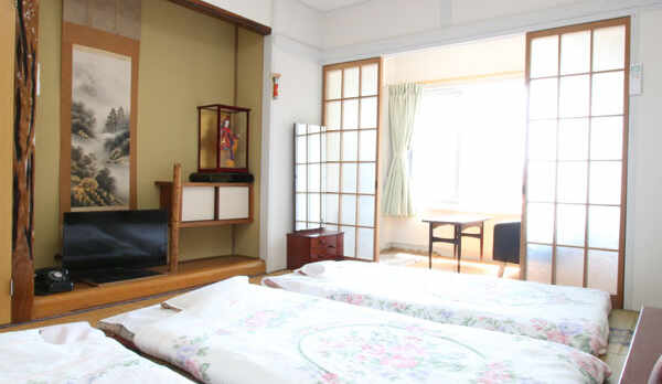 【客室】和室畳8畳（バス・トイレ付）