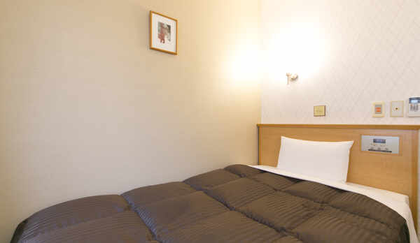 全室　セミダブルベッド完備（120&times;190）