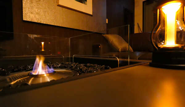 リビングスペースで「Eco-Smart-Fire」と