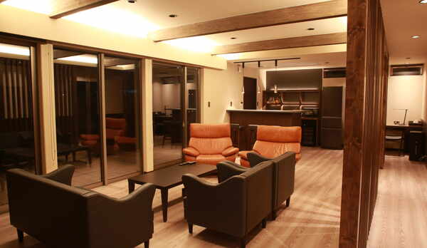 別邸　かぐや　（離れの特別室）　リビングBARスペース