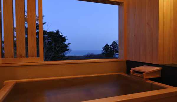 和室八畳間　露天風呂付　喫煙室　狩野