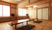 １５畳和室（7.5畳&times;２）のお部屋