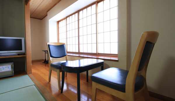 *【和室（一例）】広縁でのんびりとおしゃべりタイム