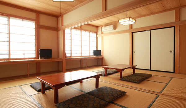 １５畳和室（7.5畳&times;２）のお部屋