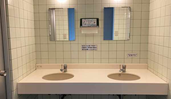 ・＜1F共用洗面所＞洗面台2つ有り◎共用でも快適にご利用いただけます