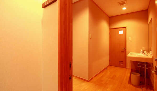 広めのトイレ付の御部屋