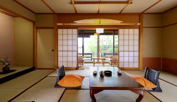 【露天風呂付特別室　椿】和室12畳＋茶室4.5畳＋月見台のお部屋