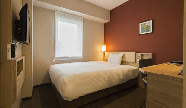 スタンダードルーム　シモンズベッド（140cm幅）12㎡