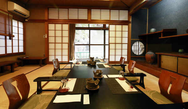 *和室（客室一例）/落ち着いた空間の中で美味しいお食事をいただく。