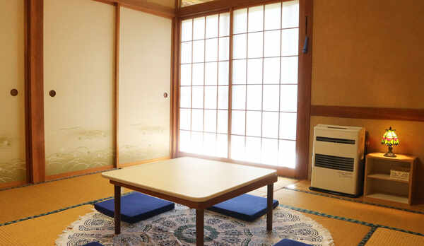 *［1階・ベランダ付和室8畳］一人旅、カップル、友達などにぴったりなシンプルな和室のお部屋