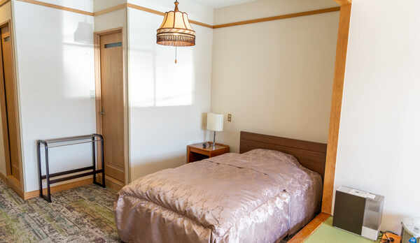 和洋室(ベッド1台)トイレ付