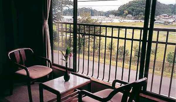 部屋からのヨットハーバー