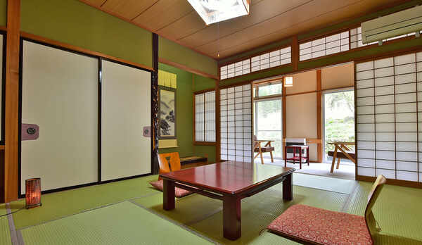 ■温泉まで歩いて約20歩　前脛骨筋部屋