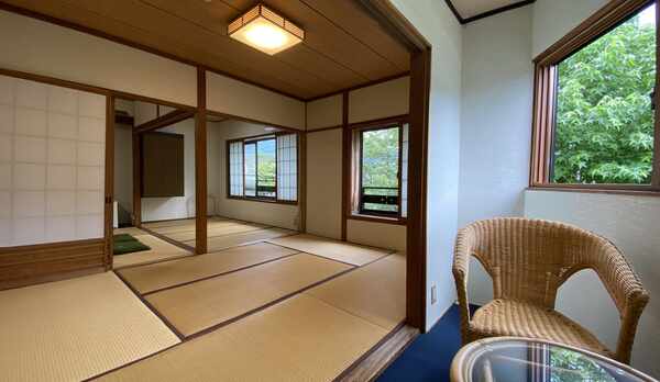 205客室内　窓側