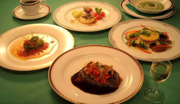 夕食一例（フルコースディナー）