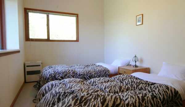 【客室】ツインルーム。当館基本のお部屋です。